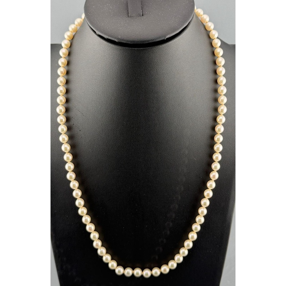 Vintage Necklace Faux Cream Pearls Box Clasp signed PM 70 19.5"
